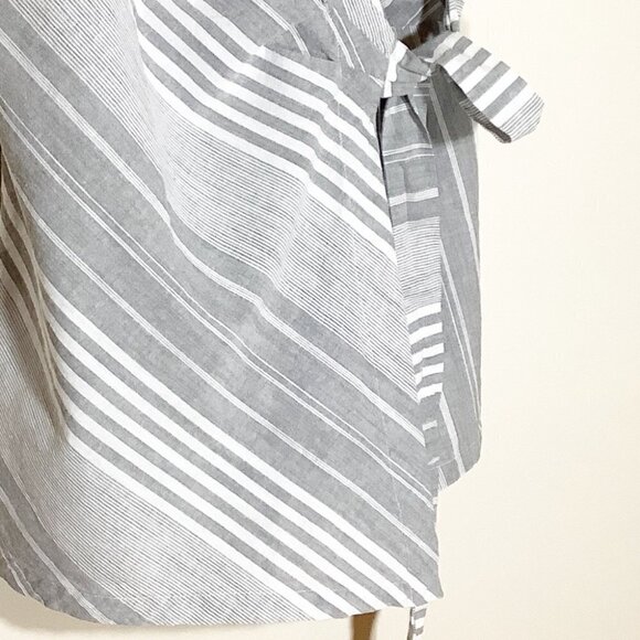 STRIPES GRAY AND WHITE 𝅺WRAP SUMMER ROMPER - Picture 5 of 6